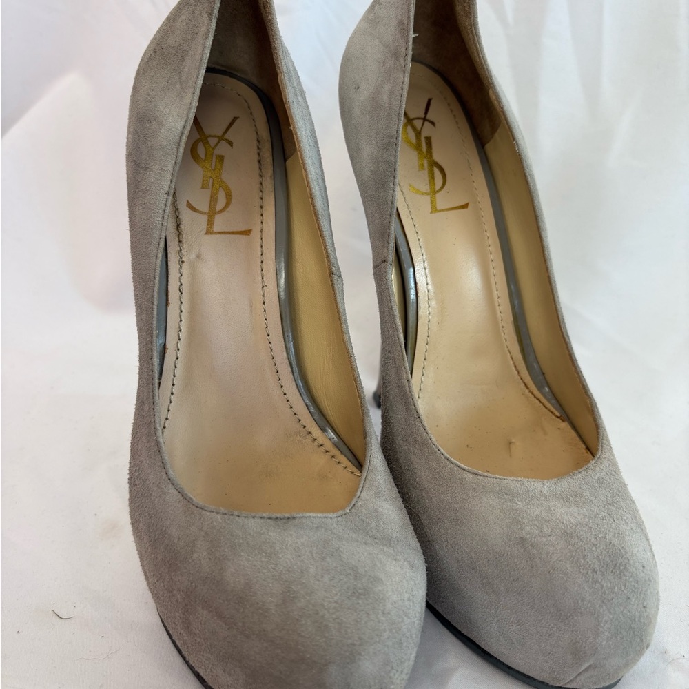 Yves Saint Laurent Light Gray Suede Heels